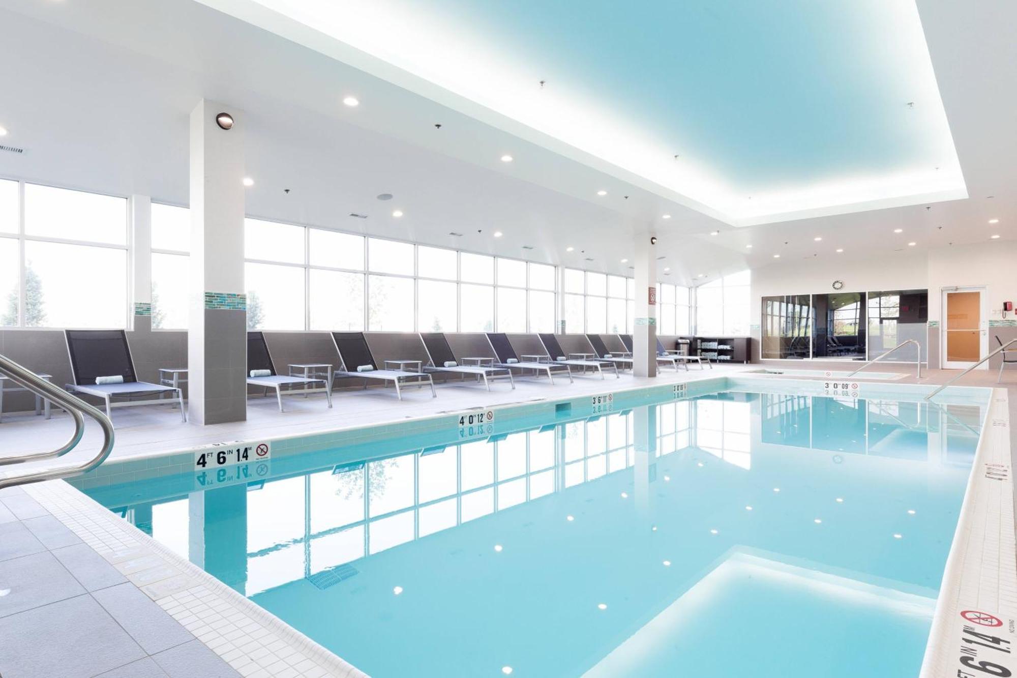 Towneplace Suites By Marriott Edmonton South Εξωτερικό φωτογραφία
