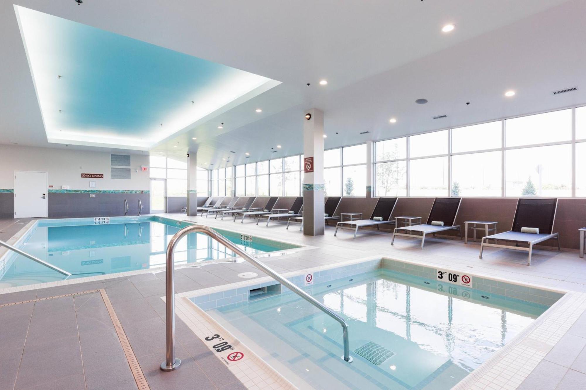 Towneplace Suites By Marriott Edmonton South Εξωτερικό φωτογραφία