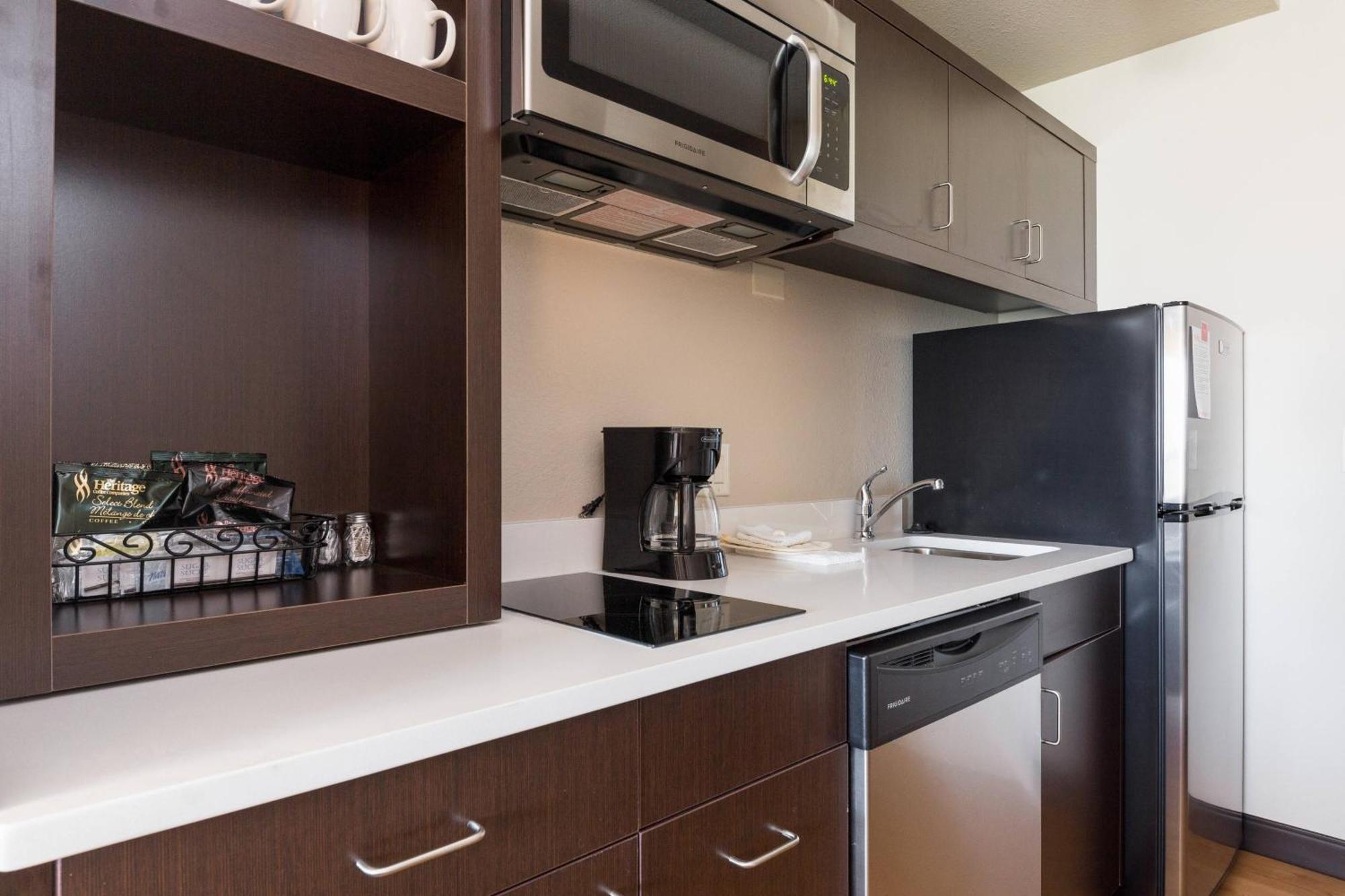 Towneplace Suites By Marriott Edmonton South Εξωτερικό φωτογραφία